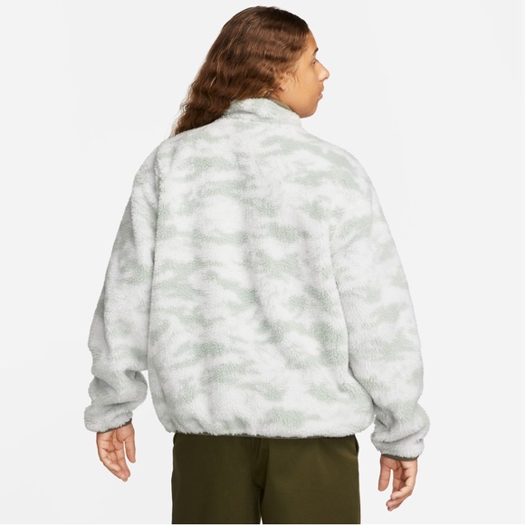 Reversible Sherpa Nike Club Jacket and Green Windbreaker/Raincoat - Picture 6 of 15